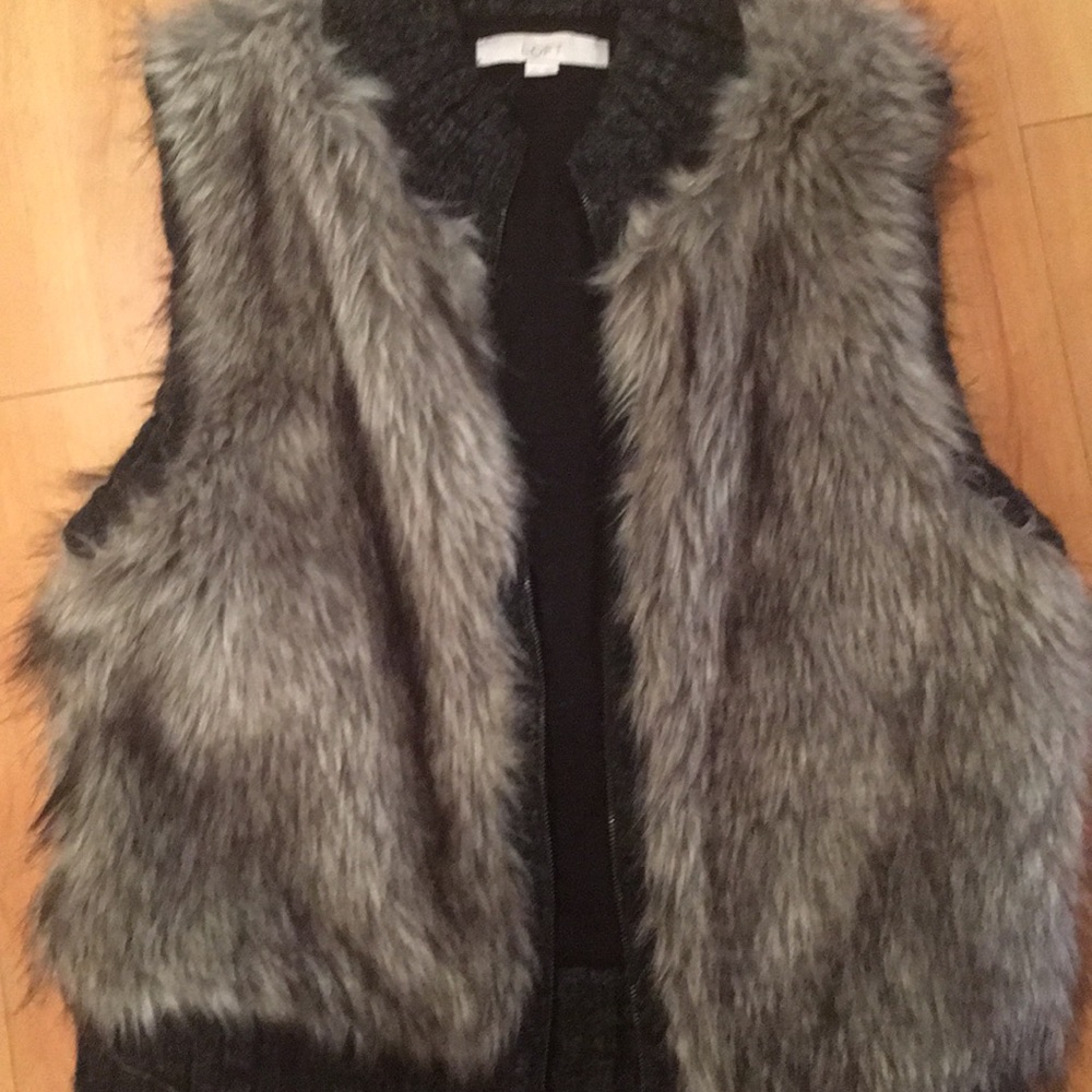 The Loft Faux Fur vest M/L